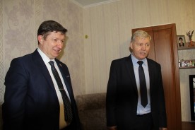 Исполнили новогоднюю мечту: акция «Елка желаний» радует юных волгодонцев
